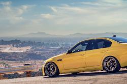 开云体育官网-F1赛场与NBA赛场同频共振，争冠的疯狂与爆冷的魅力