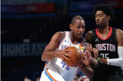 开云体育app-包含沃尔成功复出，助球队连胜收官的词条