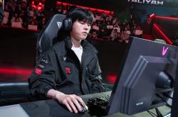 开云官网-NS横扫FLY，Deft操刀奇招英雄翻盘2025世界赛2:0（伦敦）