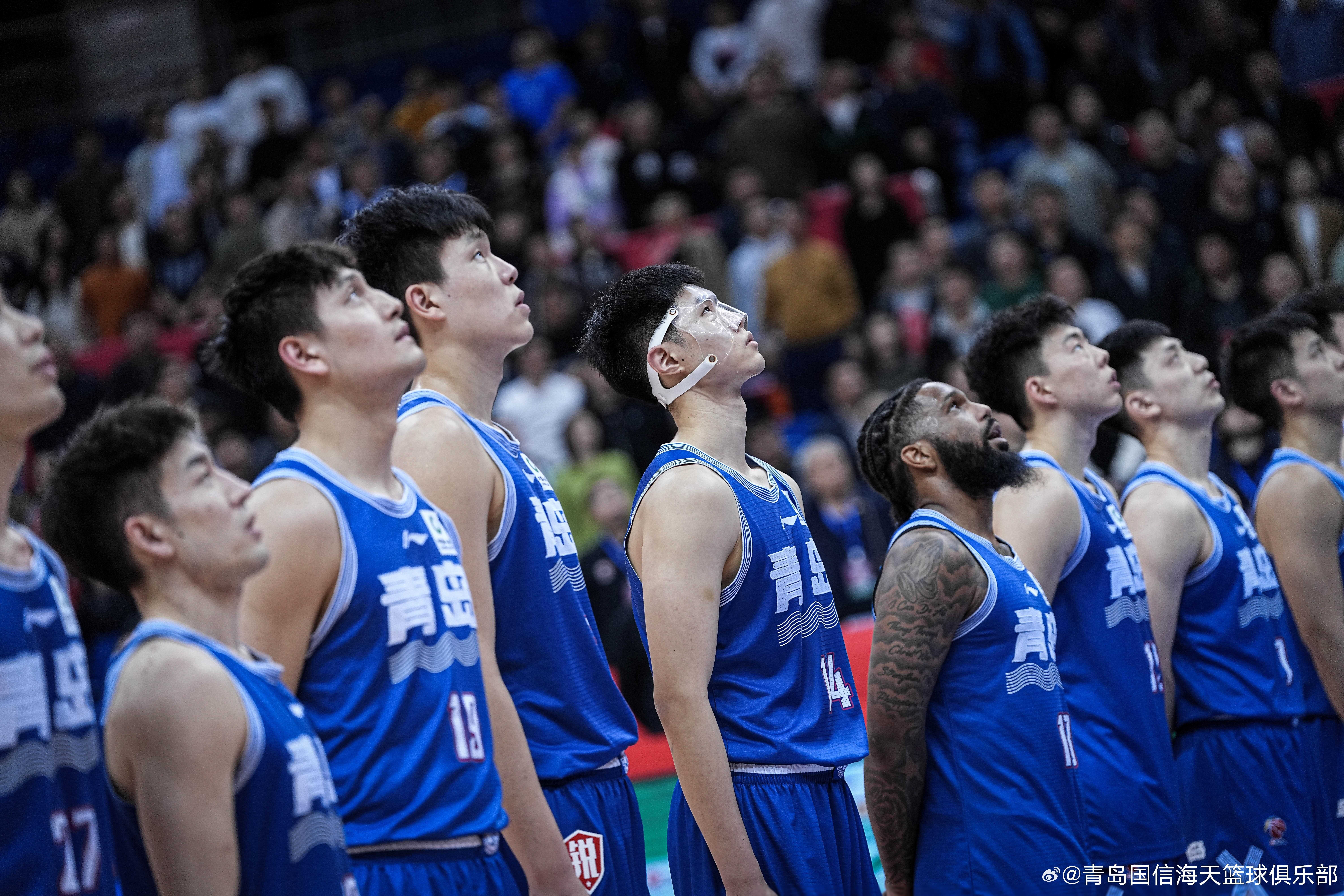 包含顶级国内篮球比赛引发球迷热情的词条