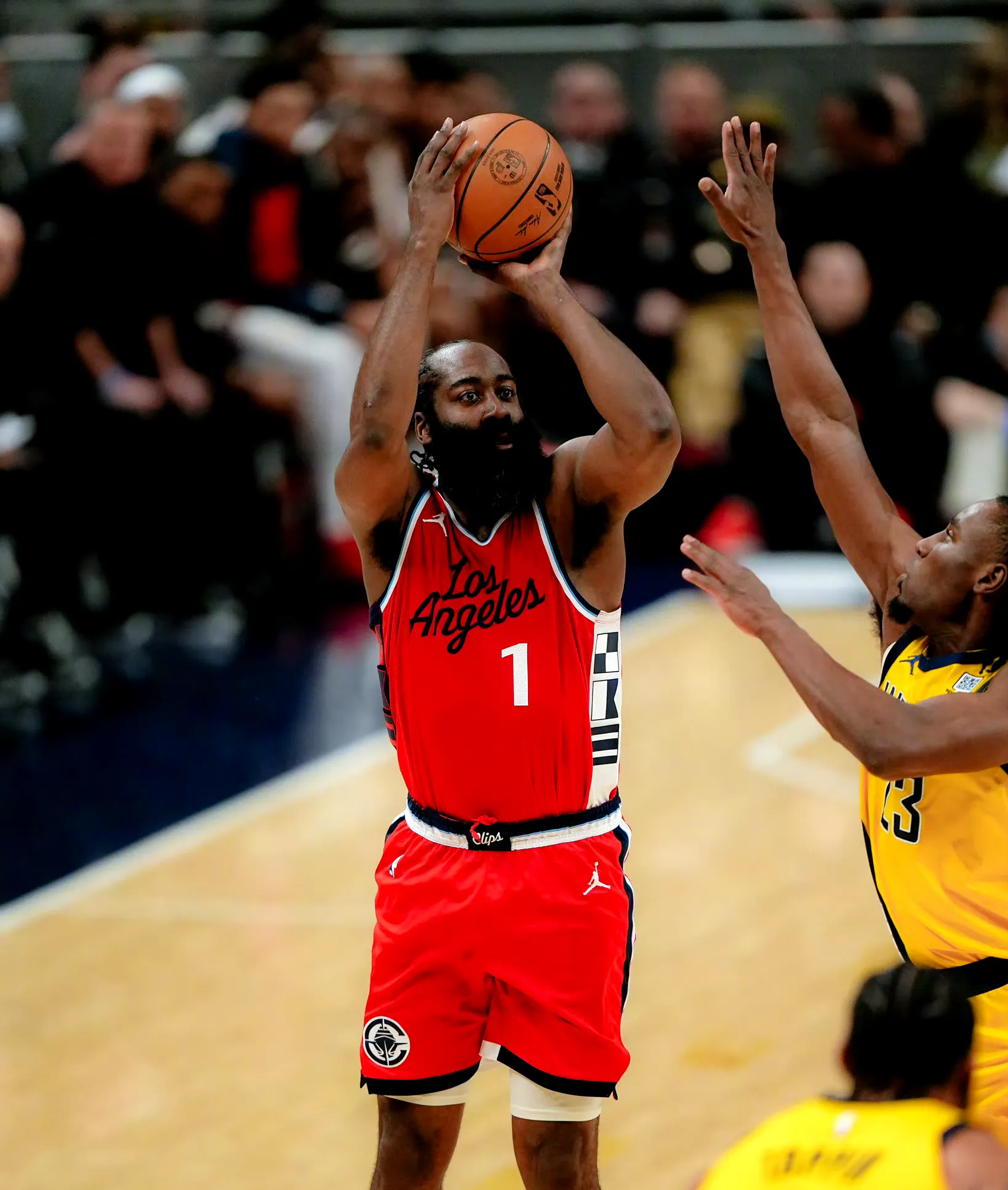 快船战胜步行者，结束连败纪录