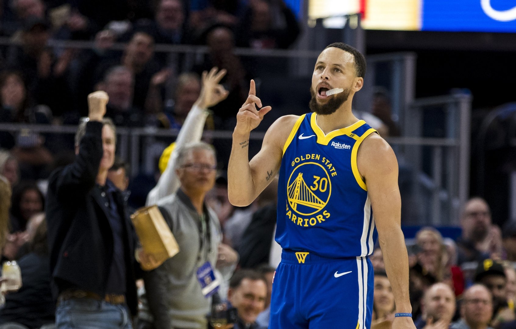 包含勇士主场大胜活塞,库里贡献28分的词条 包含勇士主场大胜活塞,库里贡献28分的词条