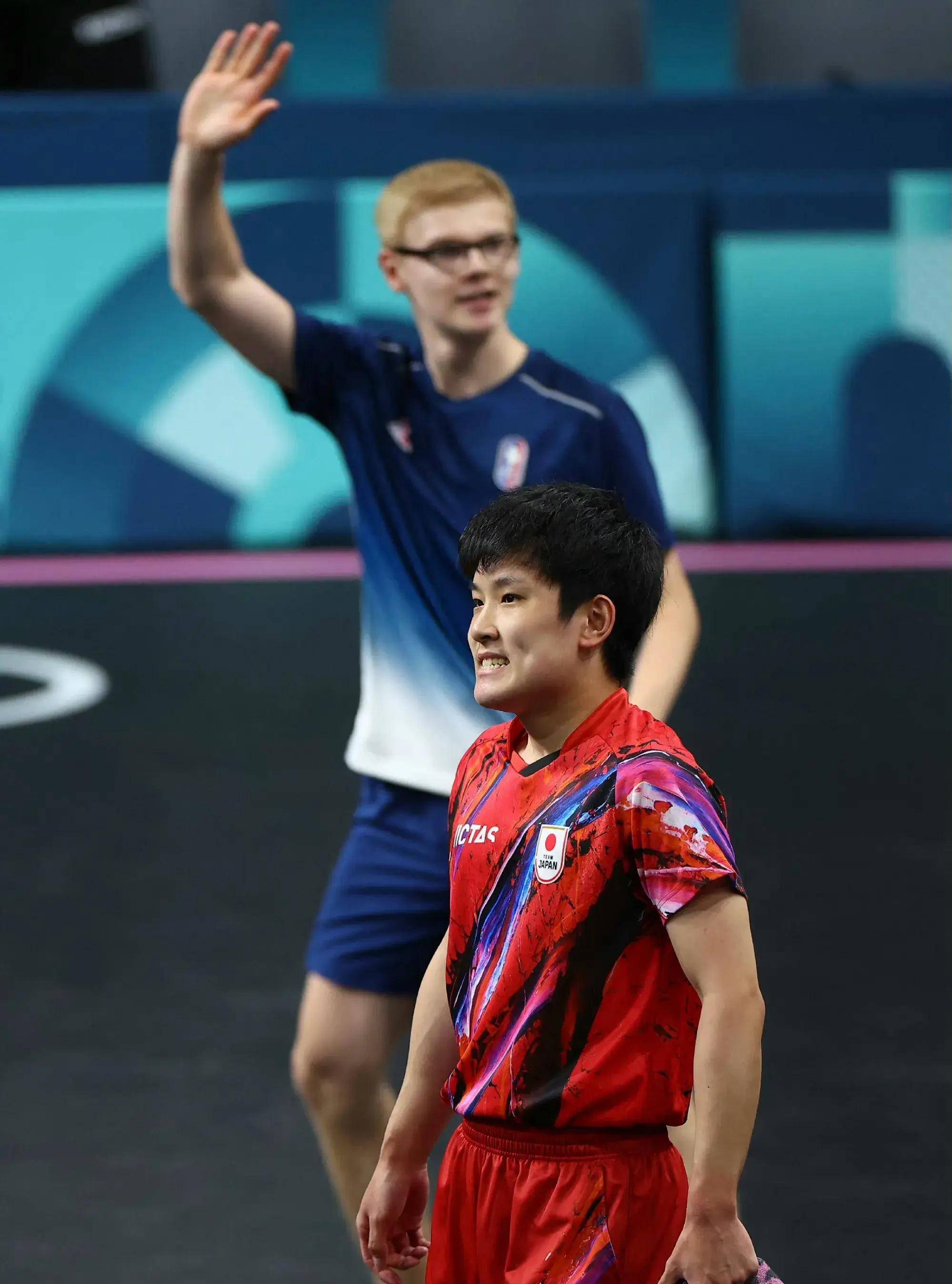 关于日本乒乓球队力克德国乒乓球队，张本智和高光表现的信息