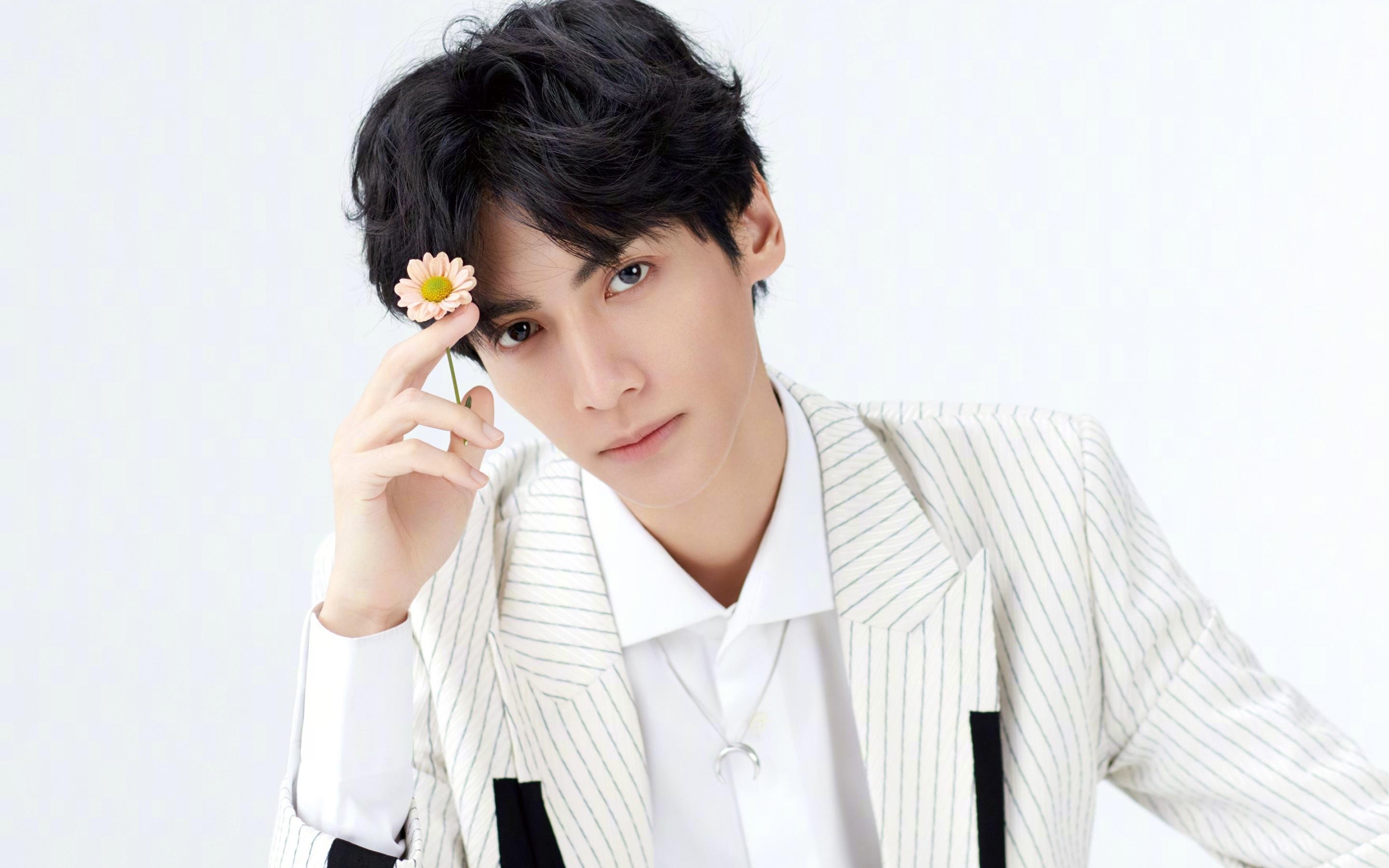 冰岛足球惊爆冷门,奥纳纳F1揭幕战霸气接管—体育双星闪耀周末